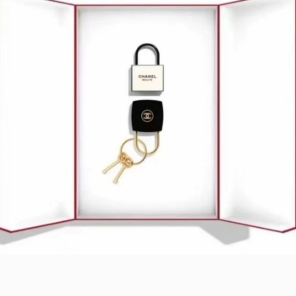 Chanel Lock and Key set - Picture 9 of 13